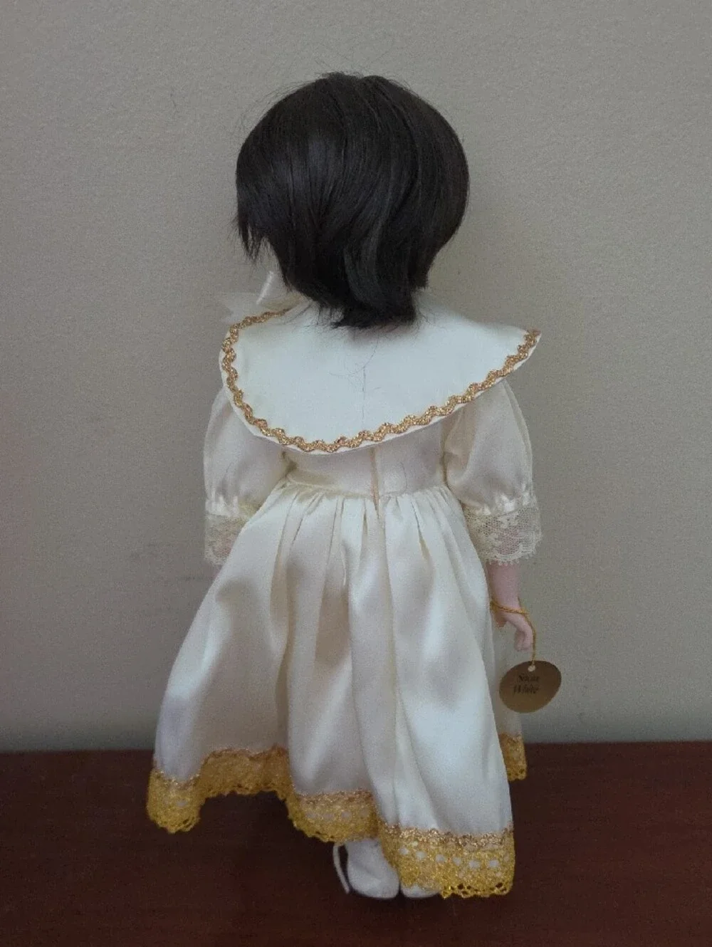 Vintage 1989 Snow White Porcelain Doll